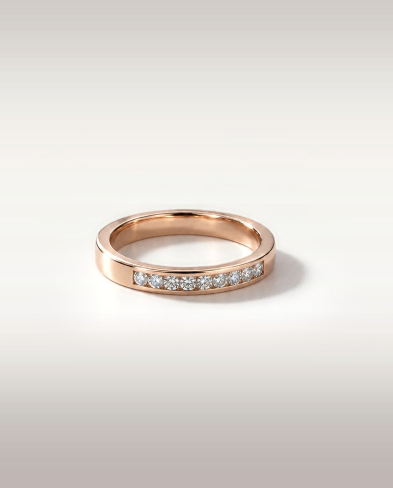 Bague Demi-Alliance — or rose, neuf diamants sertis rail, vue de face
