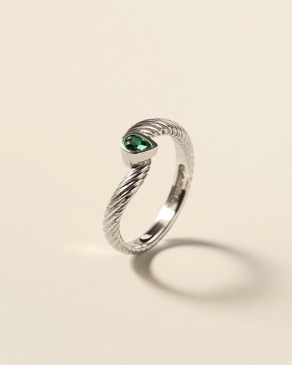 Bague Enroulée Émeraude argent 925 — Carron et Olivier