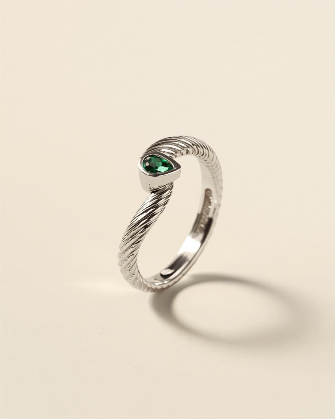 Bague Enroulée Émeraude argent 925 — Carron et Olivier