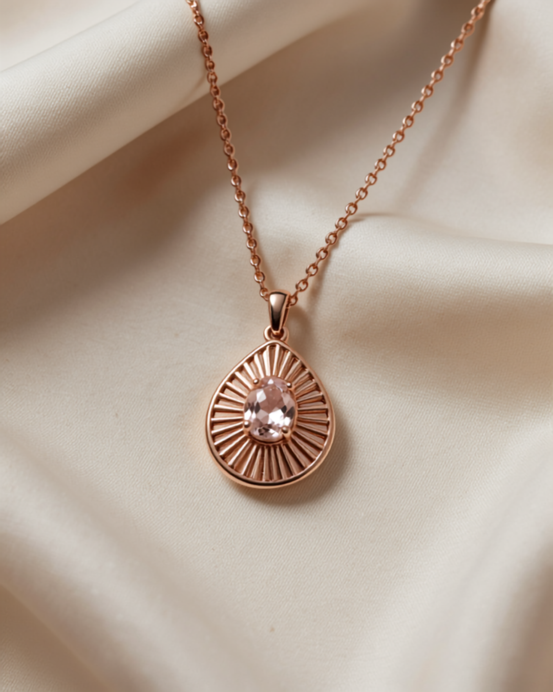 Collier Plume or rose 18 ct et morganite, pendentif ogive — Carron et Olivier