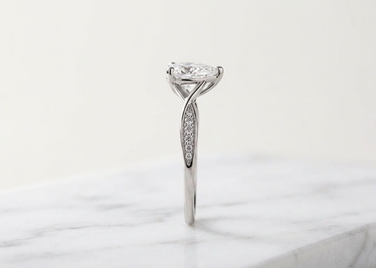 Bague Infini, profil de la monture en or blanc — Carron Olivier