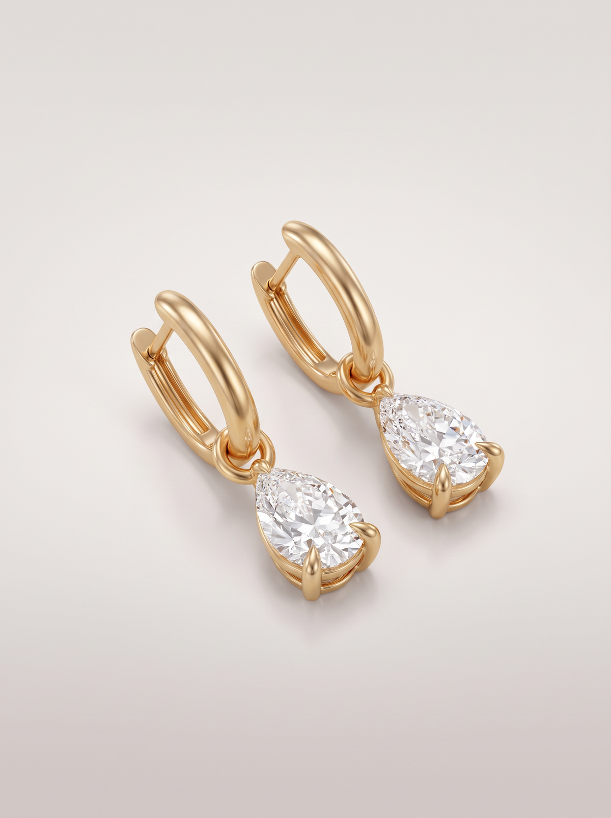 Dormeuses Goutte Diamant — posées à plat