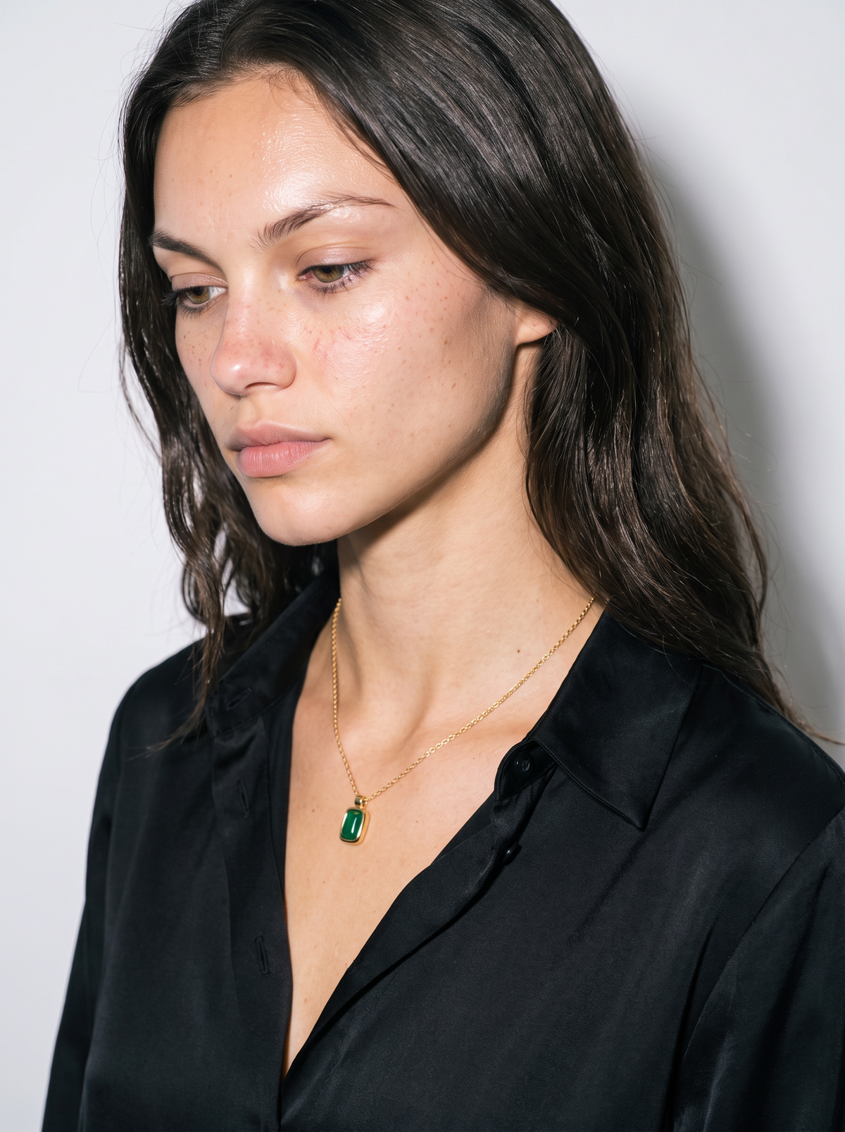 Collier Cabochon Vert porté