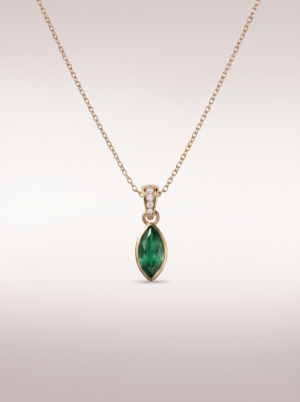 Collier Marquise Émeraude — vue de face