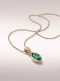 Collier Marquise Émeraude — vue trois-quarts