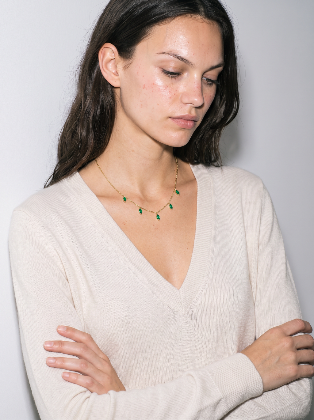 Collier Pampilles Émeraudes porté