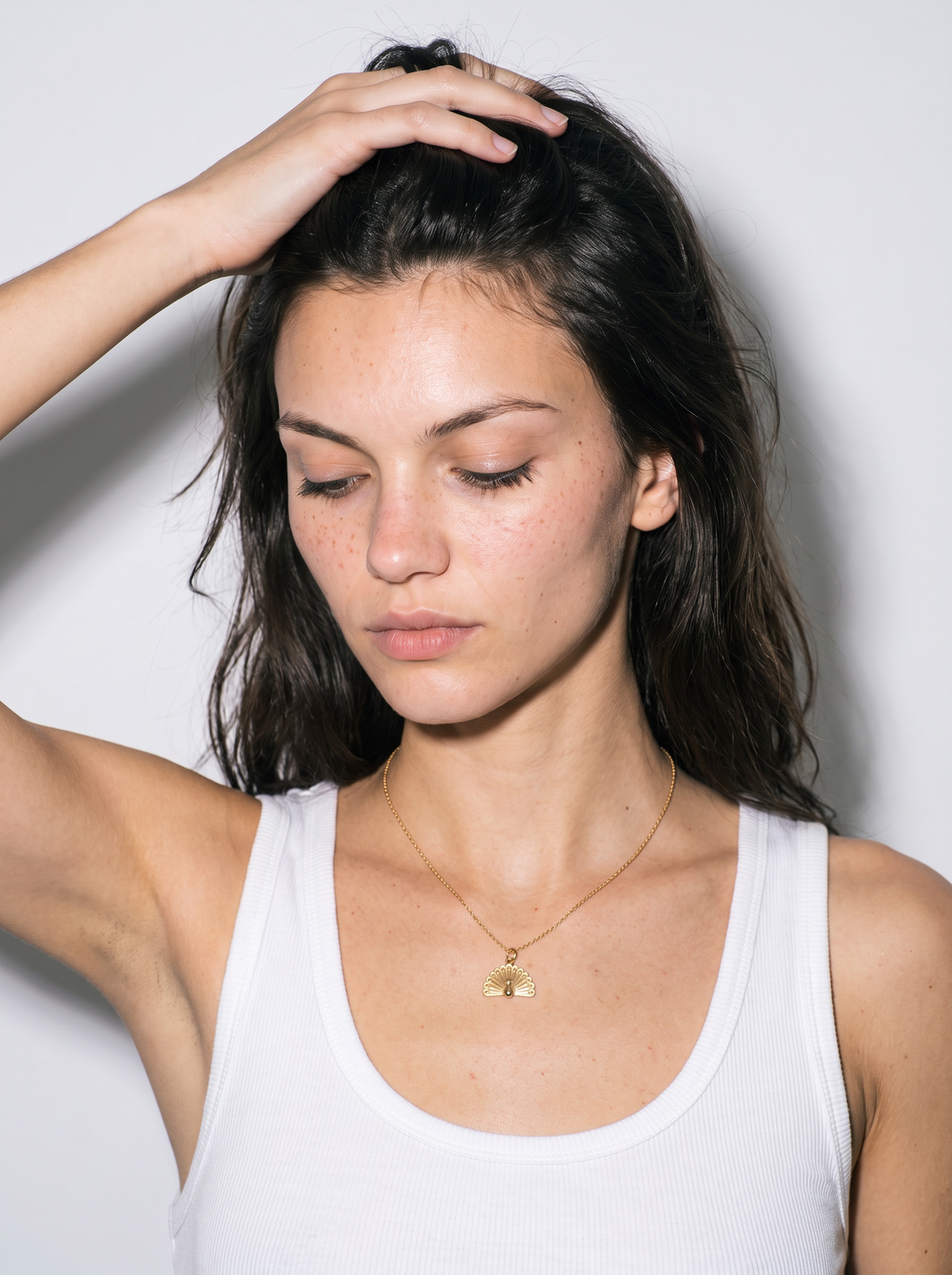 Collier Paon porté