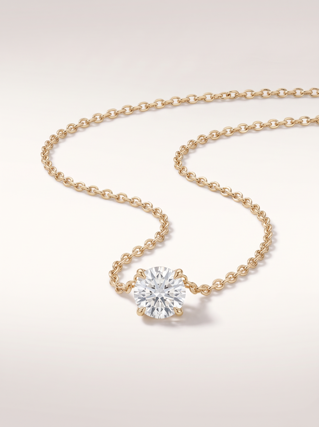 Collier Solitaire — vue trois-quarts
