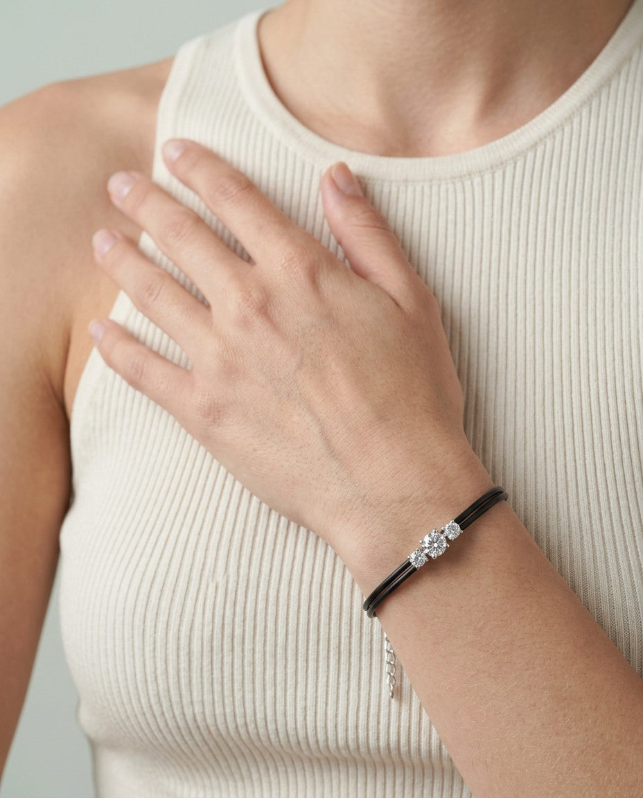 Bracelet Cordon Nuit porté au poignet