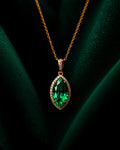 Collier Ocelle — pendentif émeraude marquise, halo de diamants — Carron Olivier