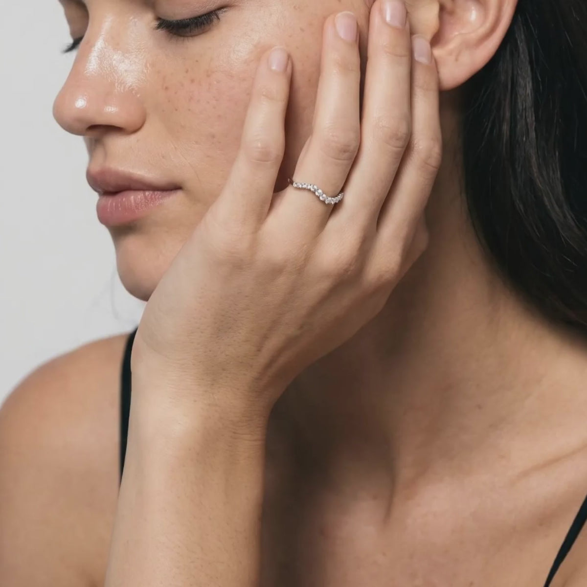 Bague Courbe portée — vidéo
