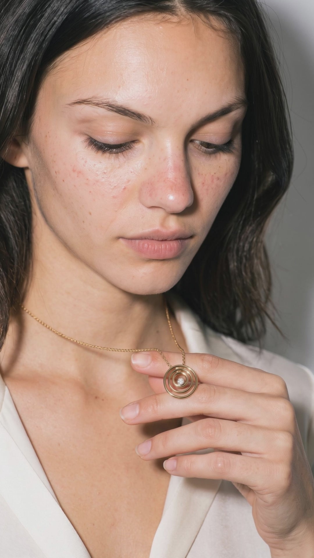 Collier Spirale porté — vidéo
